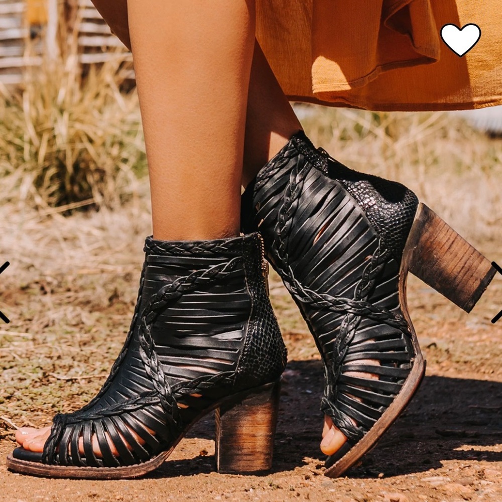 FREEBIRD BELA by Steven Booties. Size 9 Steve Madden.